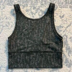 Lululemon sports bra/crop-top